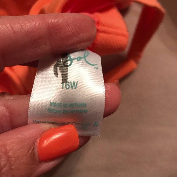 Women’s coral color bathing suit 16w - Picture 4 of 4